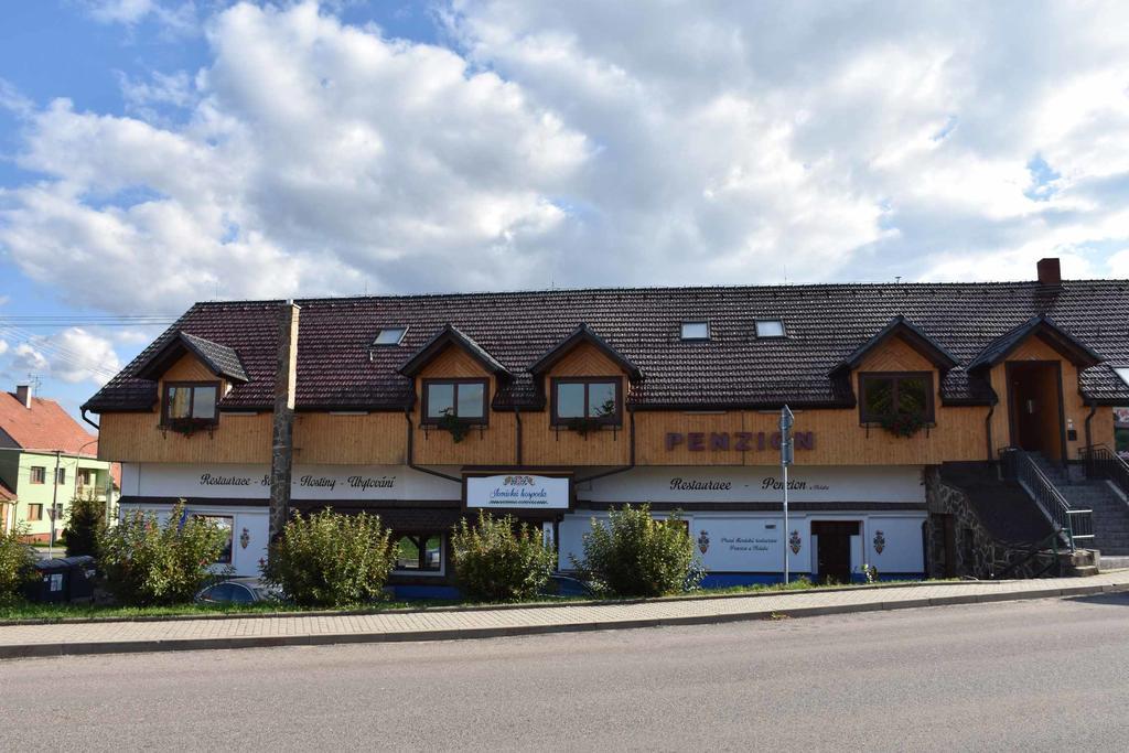 Penzion U Holuba Hradcovice ภายนอก รูปภาพ