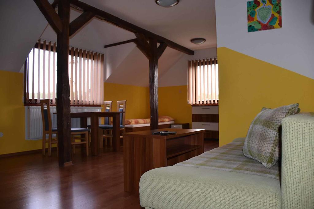 Penzion U Holuba Hradcovice ภายนอก รูปภาพ